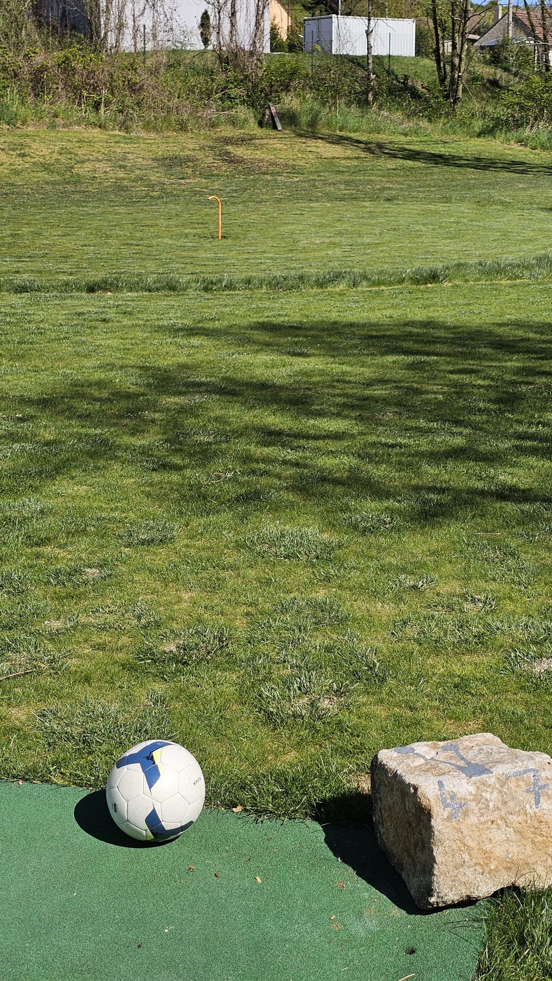 Jamka 7 — pohled z odpaliště, délka 22 m